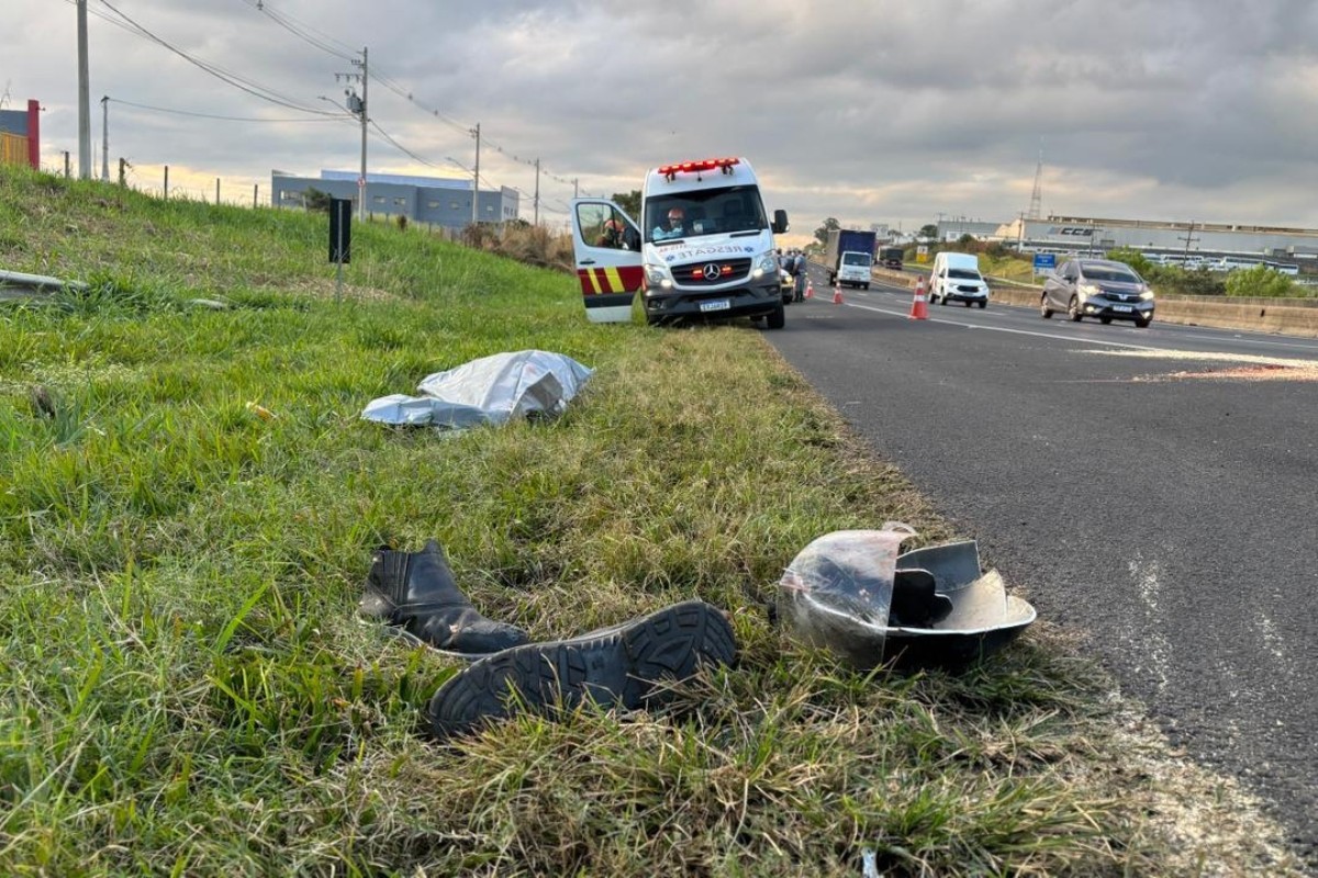 Motociclista morre em acidente com carro e carreta na Anhanguera, em Limeira