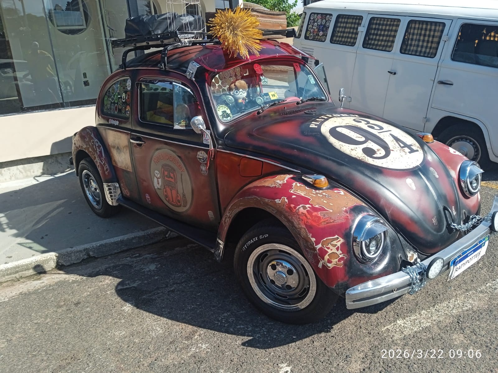 Quase 3 décadas após lançamento do 1º livro, enfermeiro transforma Fusca em homenagem a Harry Potter: 'Universo à parte'