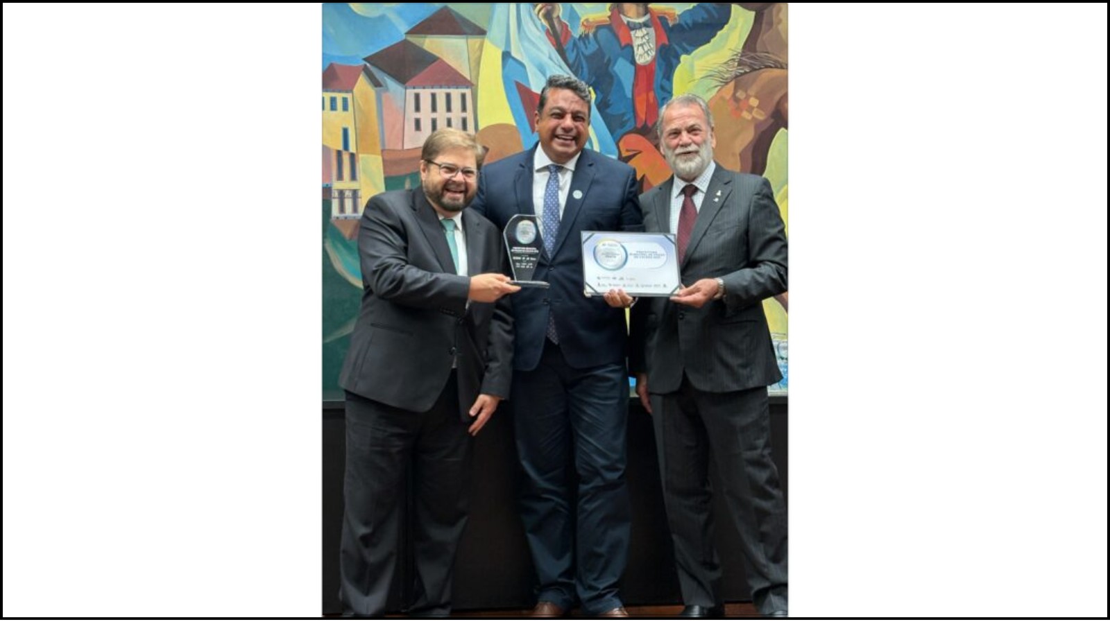 Prefeitura de Poços recebe selo de qualidade em transparência pública pelo TCEGM