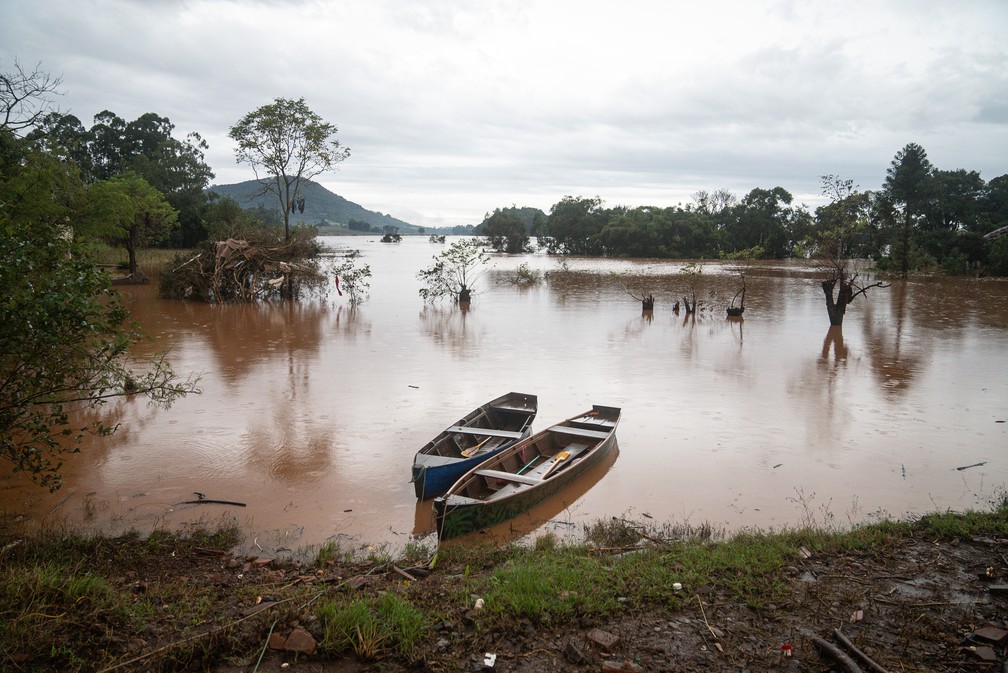 Área alagada com a cheia do Rio Taquari em Colinas (RS) — Foto: Fábio Tito/g1
