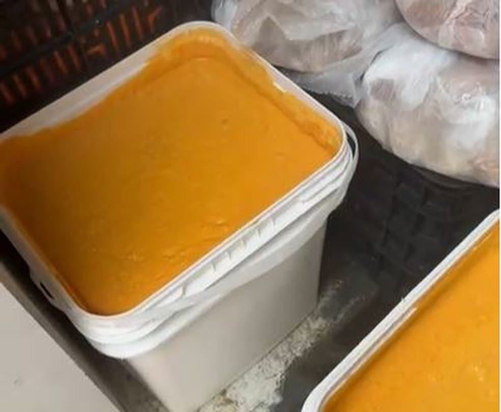 Armazenamento de comida no restaurante da praia dos Seixas, em João Pessoa — Foto: Reprodução/Divulgação