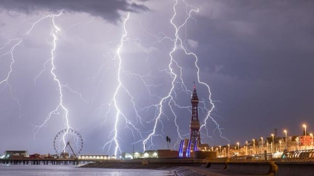 Cientistas estão tentando reproduzir o que ocorre nas nuvens de tempestade — Foto: Getty Images