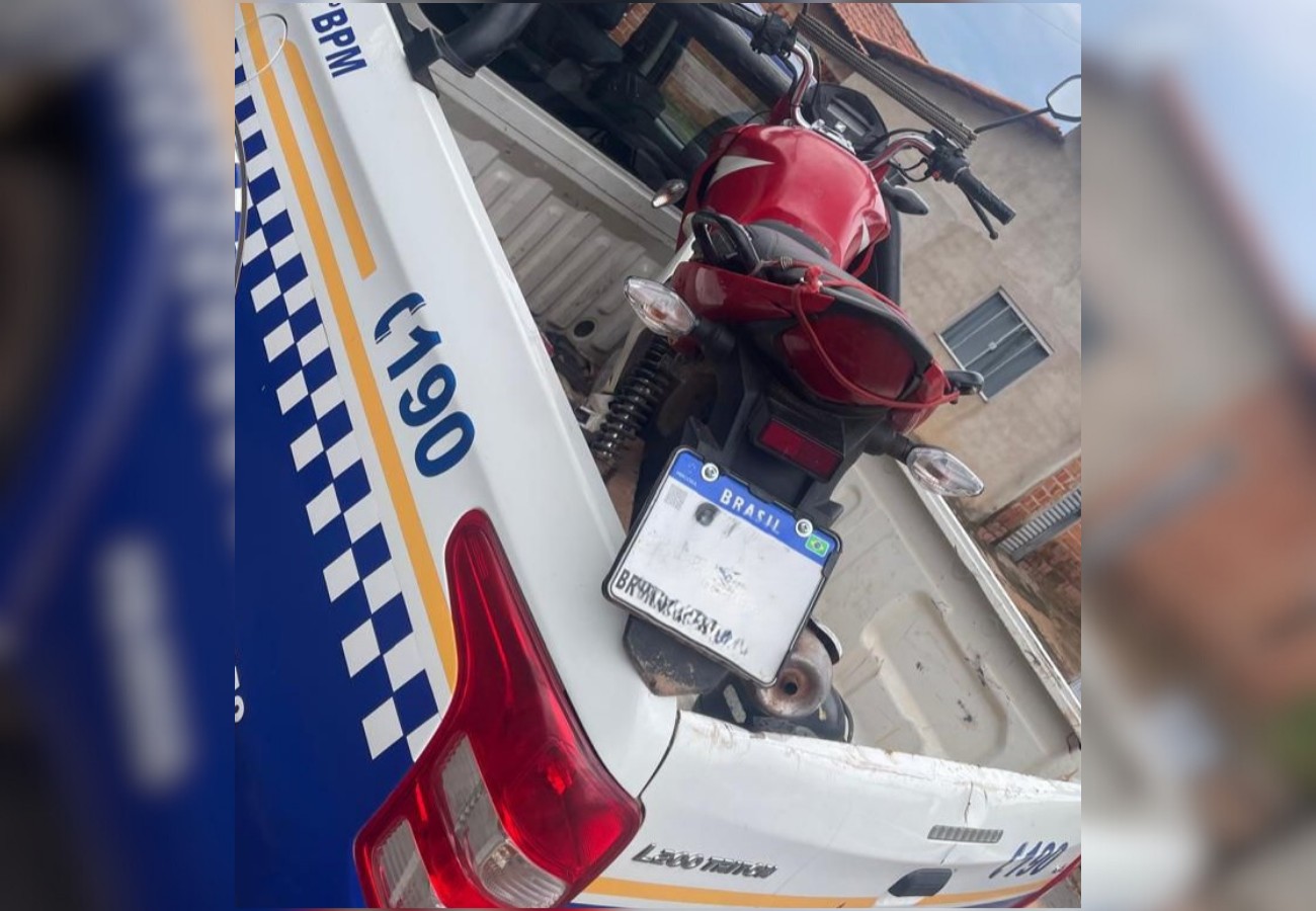 Foragido suspeito de homicídio furta moto, se envolve em acidente ao pilotar embriagado e é preso no hospital, diz PM