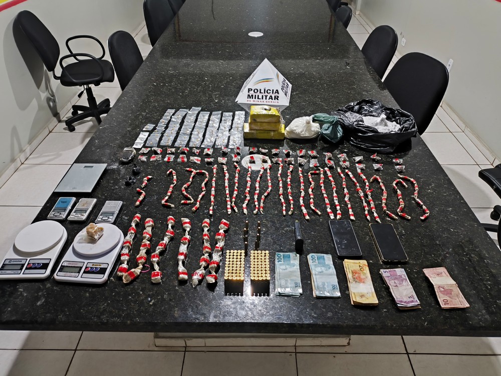 Esquema de tráfico descoberto pela PM em Prata usava tambores enterrados como depósito de drogas