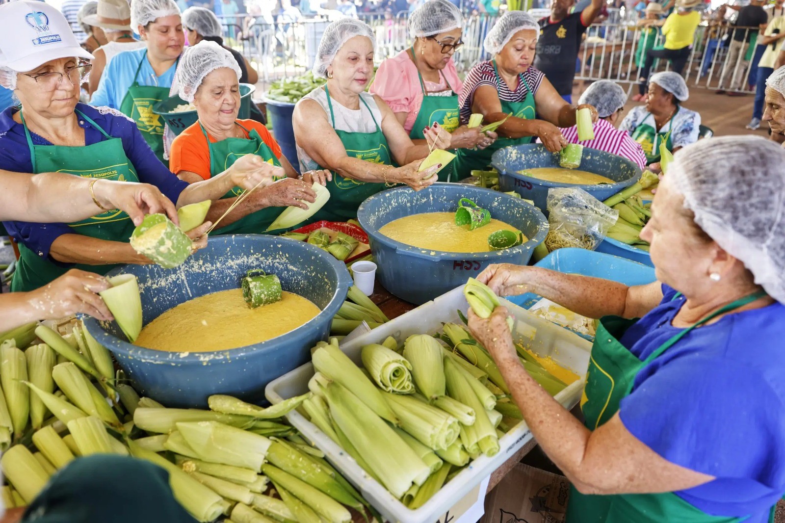 Cidade em Goiás se prepara para fazer a maior pamonhada do mundo com 35 mil pamonhas e entrada gratuita 