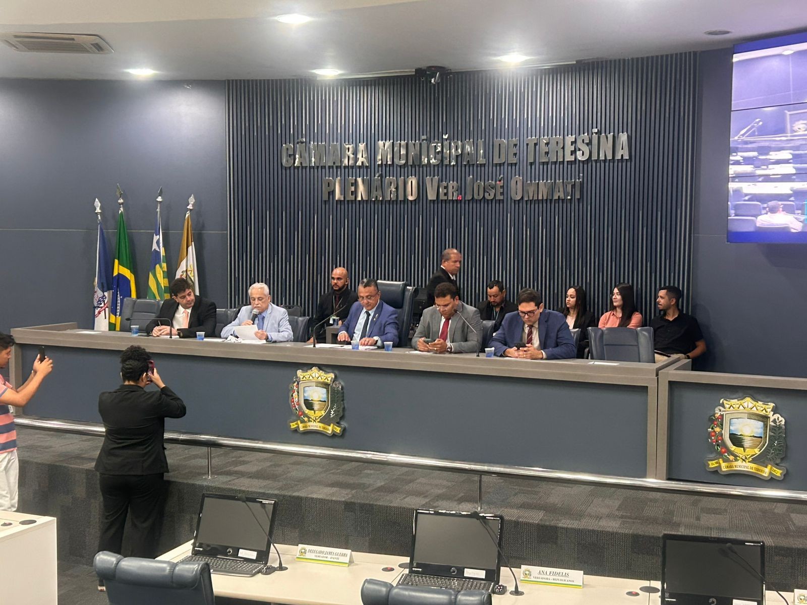 Prefeito de Teresina sanciona LDO que prevê R$ 15 mi para o Orçamento Popular