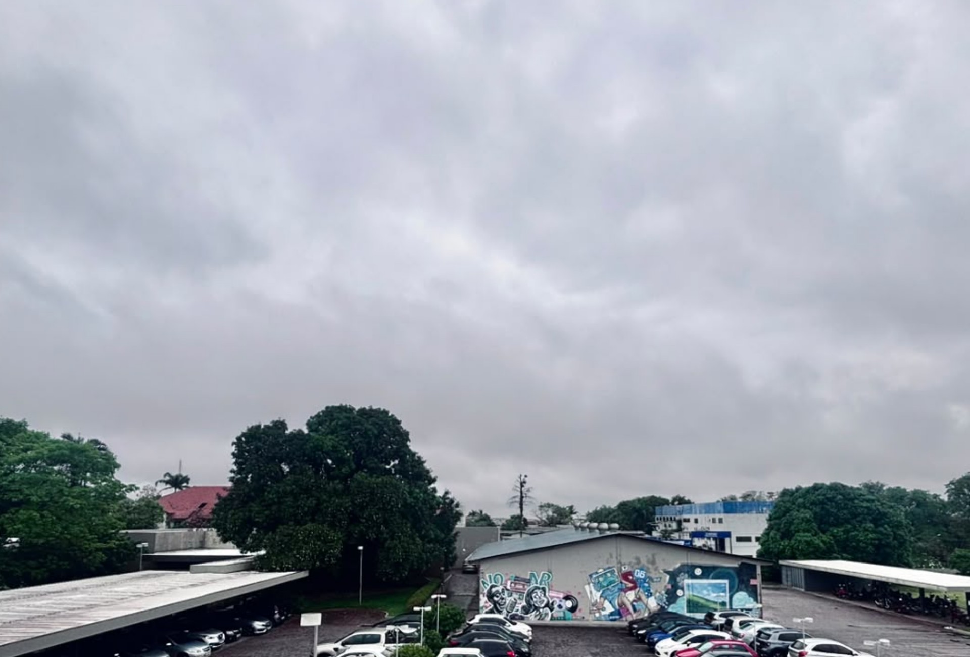 Chuva, vento e queda nas temperaturas mudam o tempo em Mato Grosso do Sul