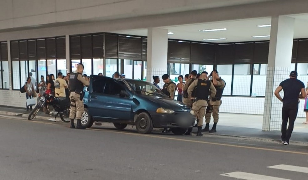 Homem é morto a tiros enquanto retirava compras do carro em Pouso Alegre, MG — Foto: Reprodução / Redes Sociais