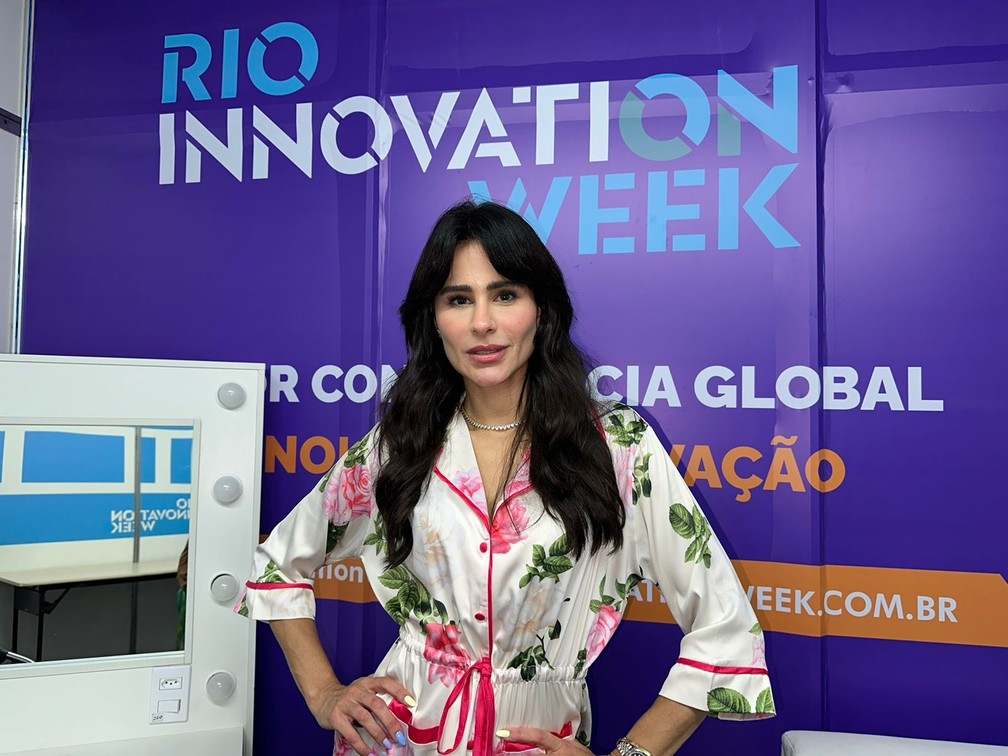 'Autora da sobrancelha dos famosos Natalia Beauty de pijama no Rio Innovation Week  Foto: Matheus Rodrigues/g1