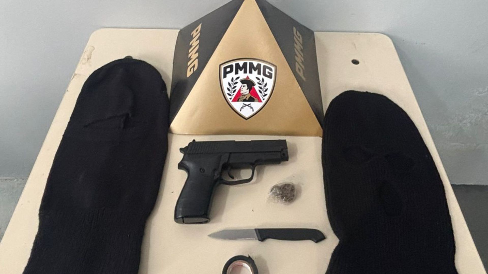 Neta é presa por planejar assalto contra o próprio avô de 90 anos em MG