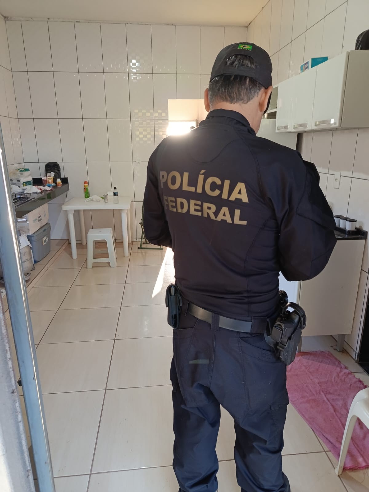 PF prende homem em flagrante com 50 mídias de abuso sexual infantil armazenadas na internet em Buritizeiro
