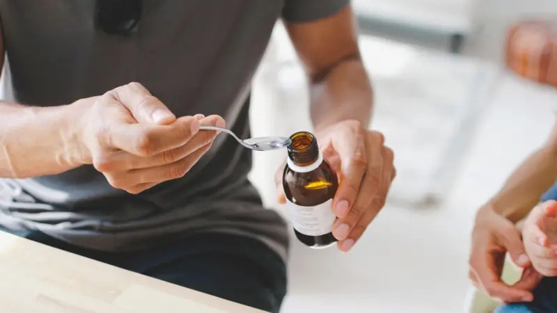 Por que a Anvisa proibiu agora o clobutinol, xarope banido em outros países