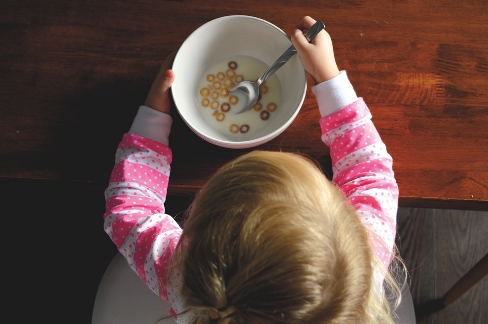 Crianças de férias: nutricionista dá alternativas e receitas para manter alimentação saudável e divertida