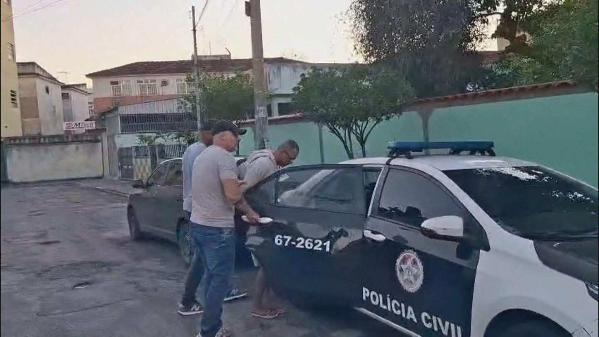 Motorista de app é preso por exigir dinheiro para devolver celular esquecido por passageira