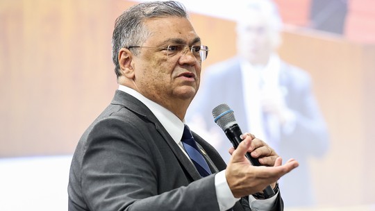 Dino manda PF investigar CVM por suposta omissão em denúncias