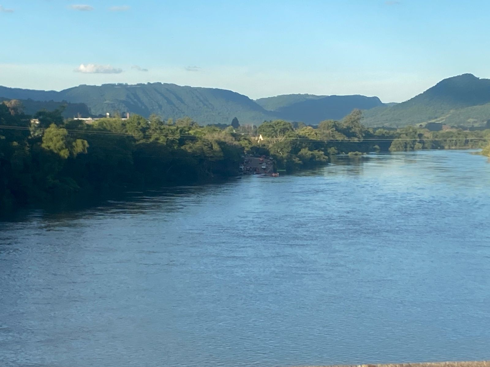 Técnica em Química de 21 anos desaparece após cair no Rio Jacuí durante coleta de amostras de água no RS