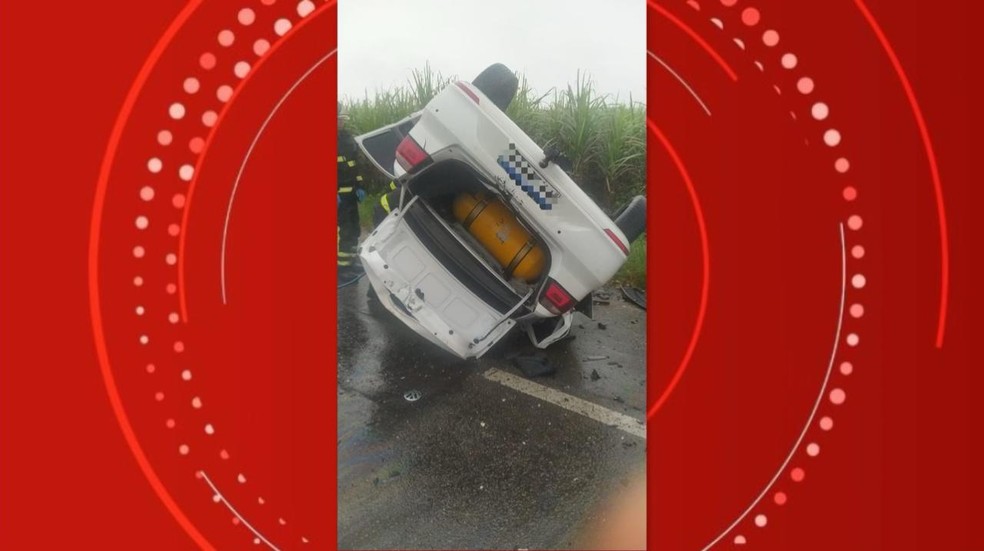 Carro capotado mulher morre em Pilar Alagoas — Foto: PRF-AL