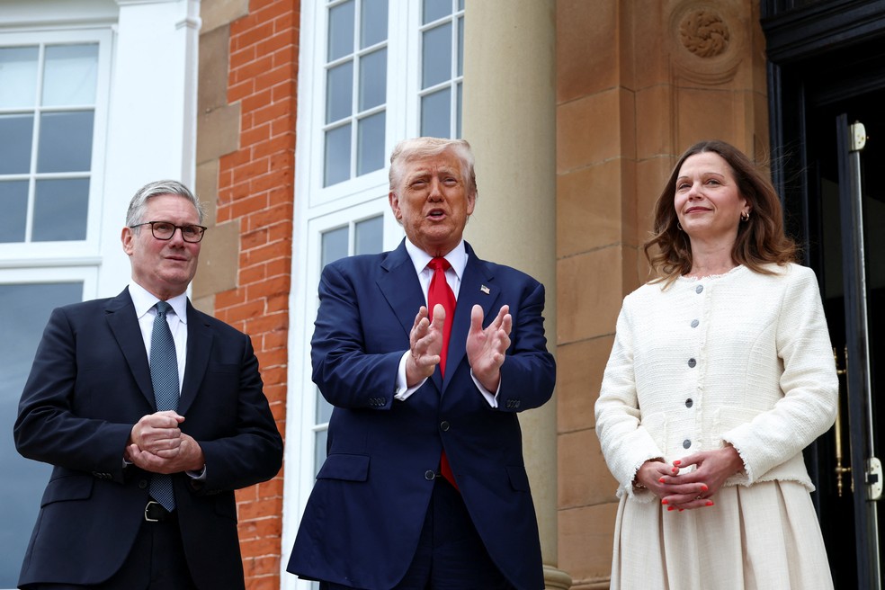 Trump reitera 'decepção' com Putin e diz que irá reduzir prazo dado à Rússia para endurecer sanções em 28 de julho de 2025. — Foto: REUTERS/Evelyn Hockstein