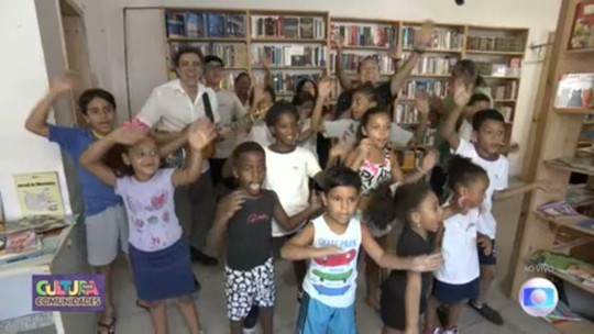 Projeto FAVELIVRO já montou 36 bibliotecas comunitárias no Rio - Programa: RJ1 