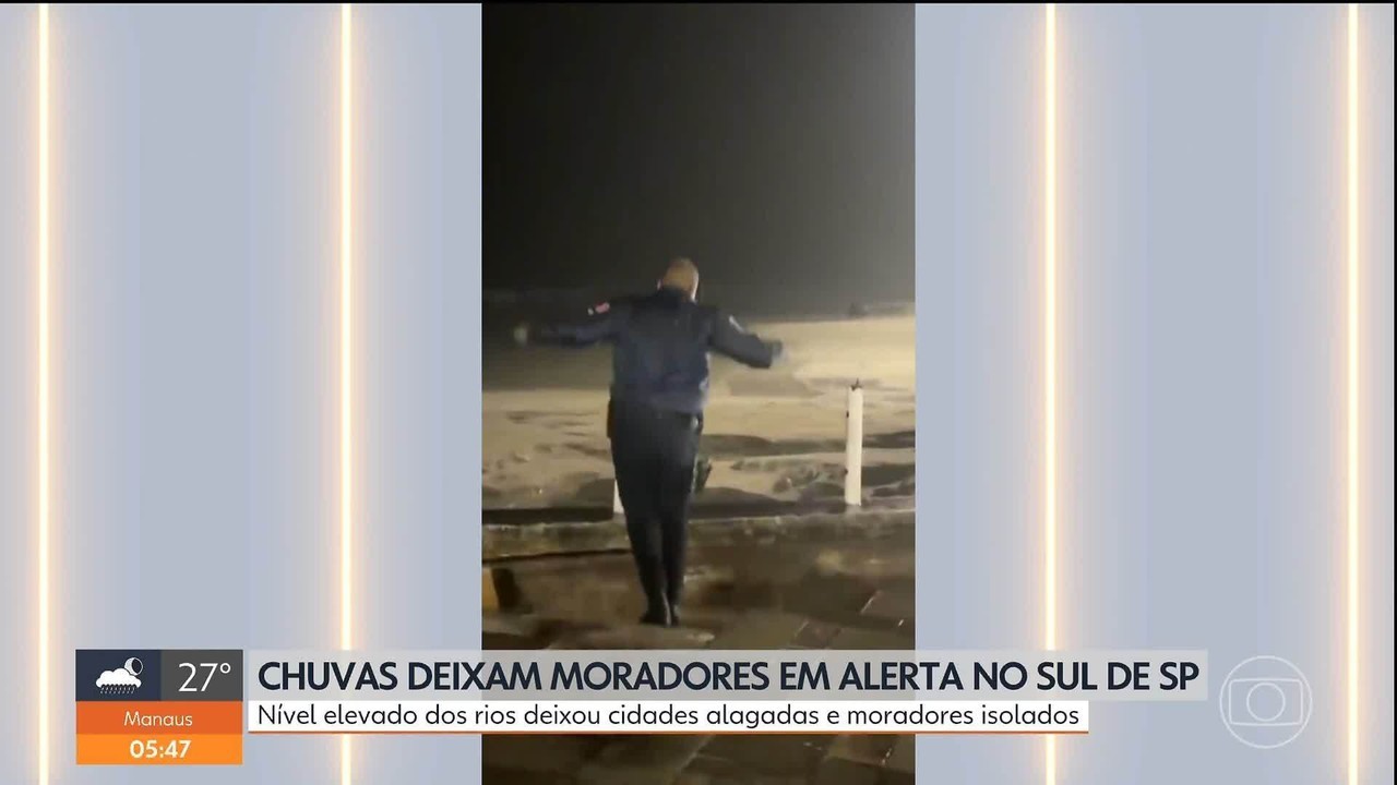 Vídeo mostra guarda civil sendo engolido por buraco após calçada ceder em Praia Grande, SP