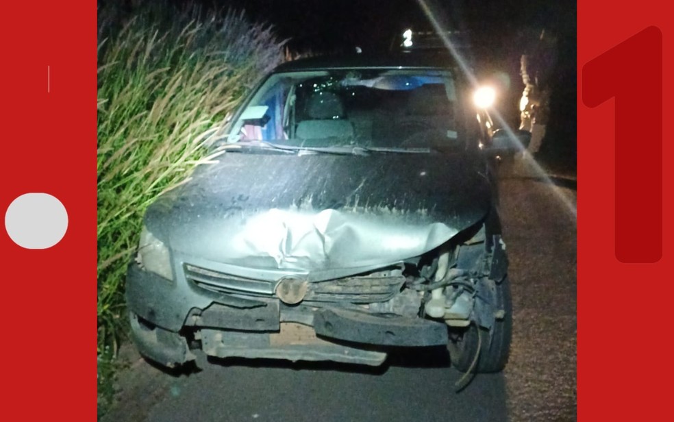 Carro usado pelo adolescente se envolveu em acidente — Foto: Polícia Rodoviária Federal