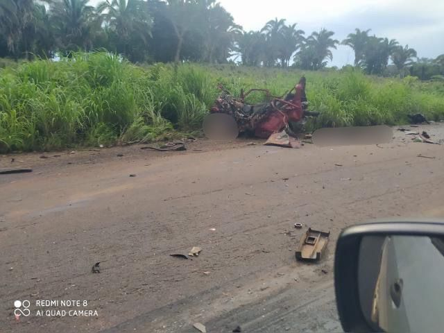 Jovem e adolescente morrem após batida entre carro e caminhão na TO-336