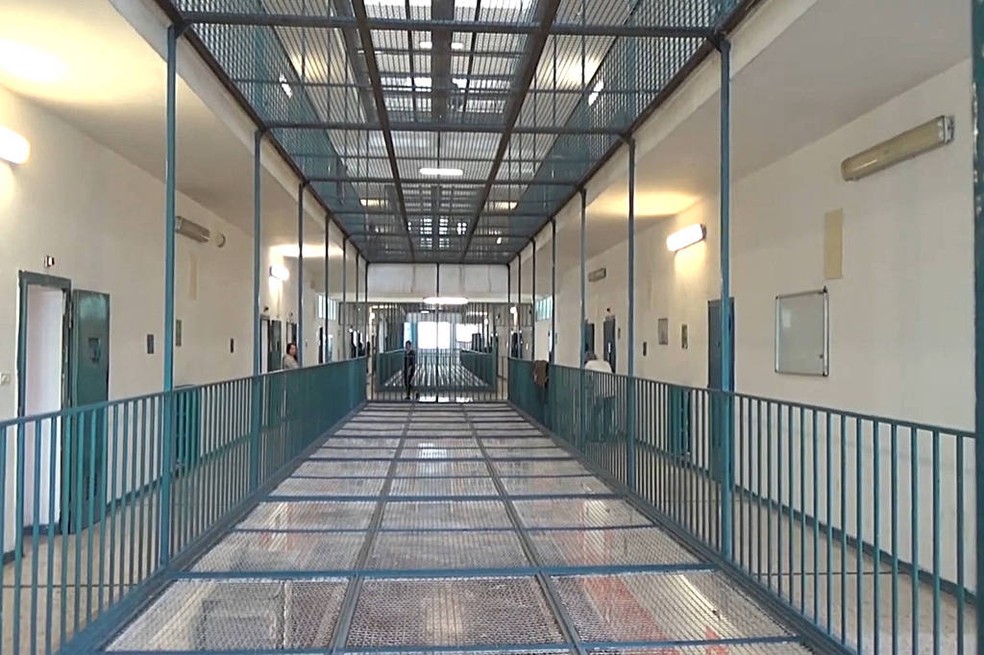 Vista interna de uma das alas do presídio feminino Germana Stefanini, em Roma — Foto: Divulgação