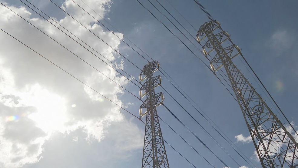 Onda de calor extremo no Brasil leva a segundo dia de recorde no consumo de energia elétrica — Foto: Jornal Nacional/ Reprodução