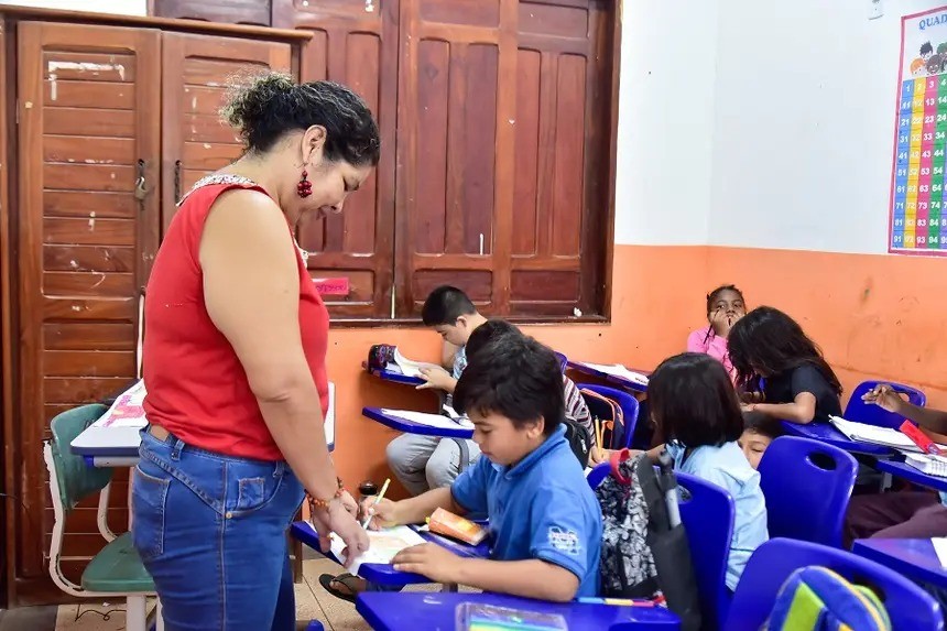 Mais de 2 mil crianças do 2º ano do fundamental na rede estadual do AP sabem ler, diz pesquisa