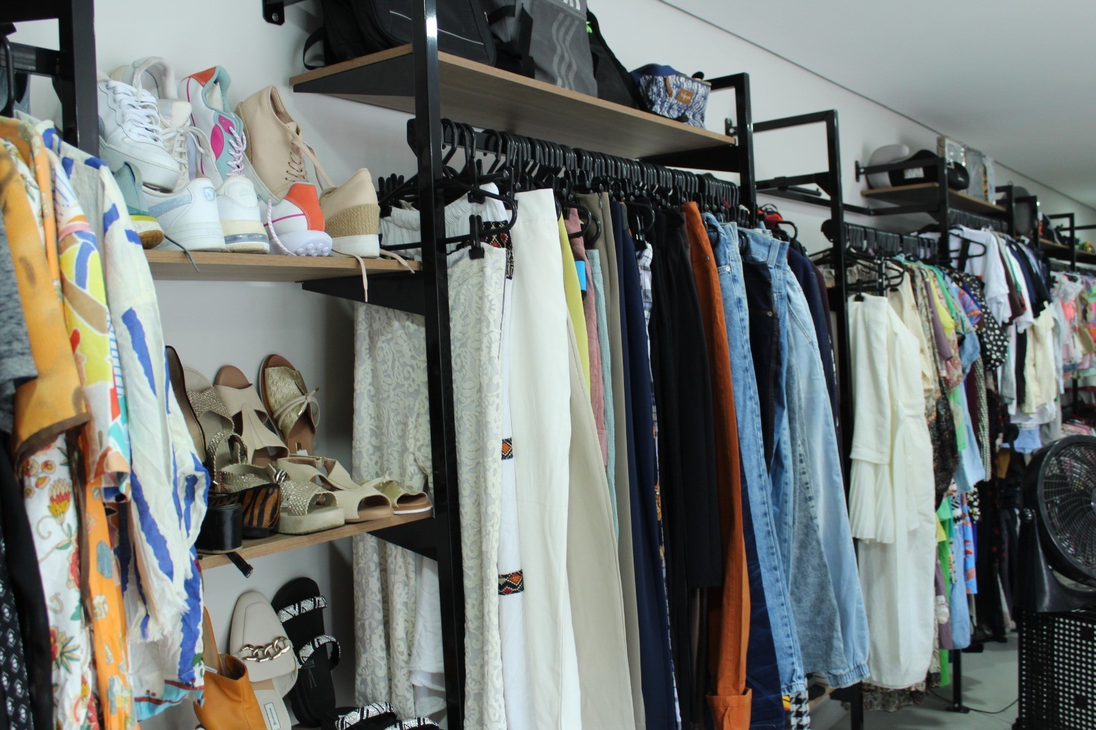 Adolescentes com síndrome de down viram atendentes em ação de inclusão em Campinas