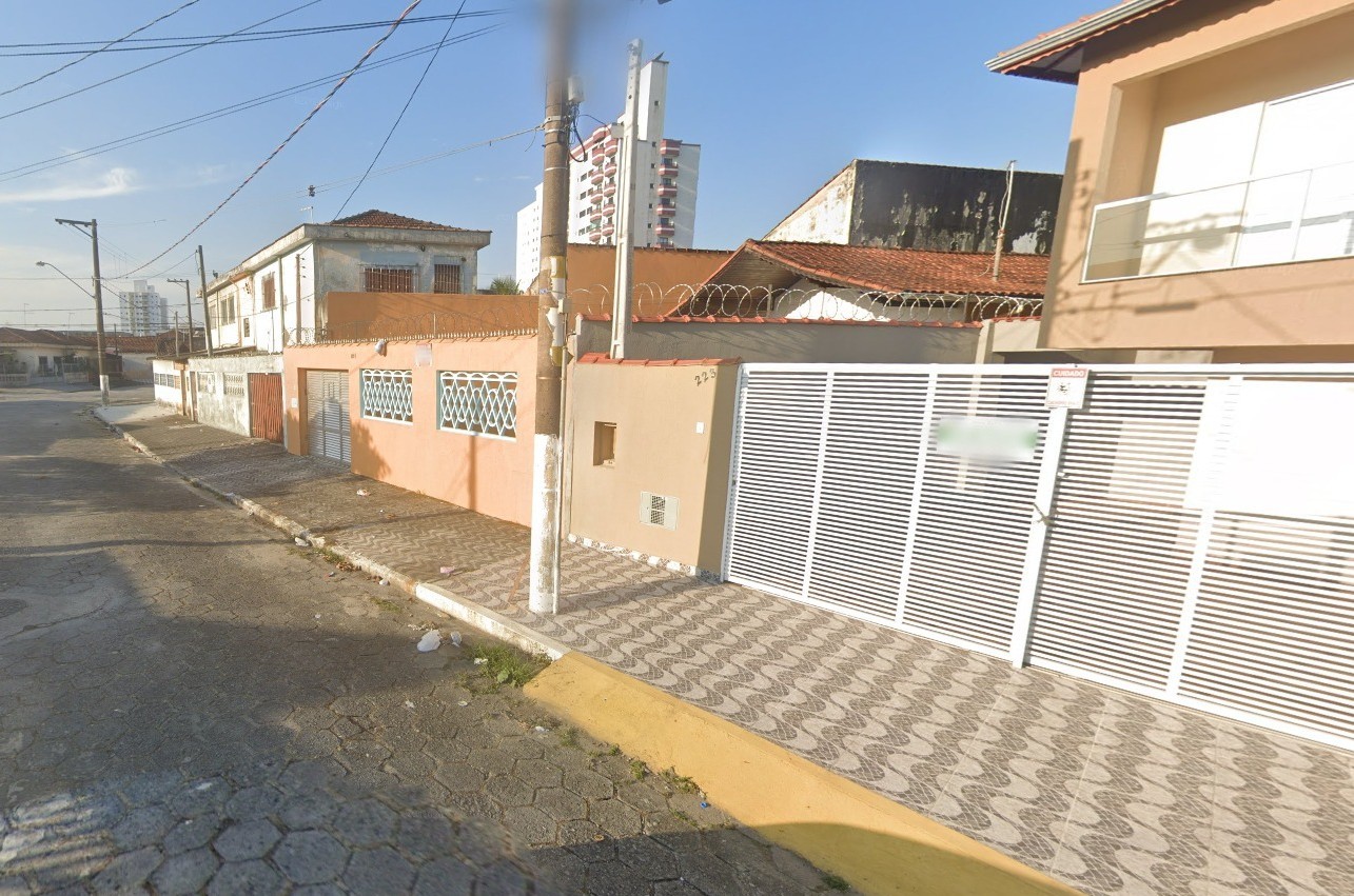 Criança de um ano morre após cair em piscina de casa alugada no litoral de SP; caso é investigado