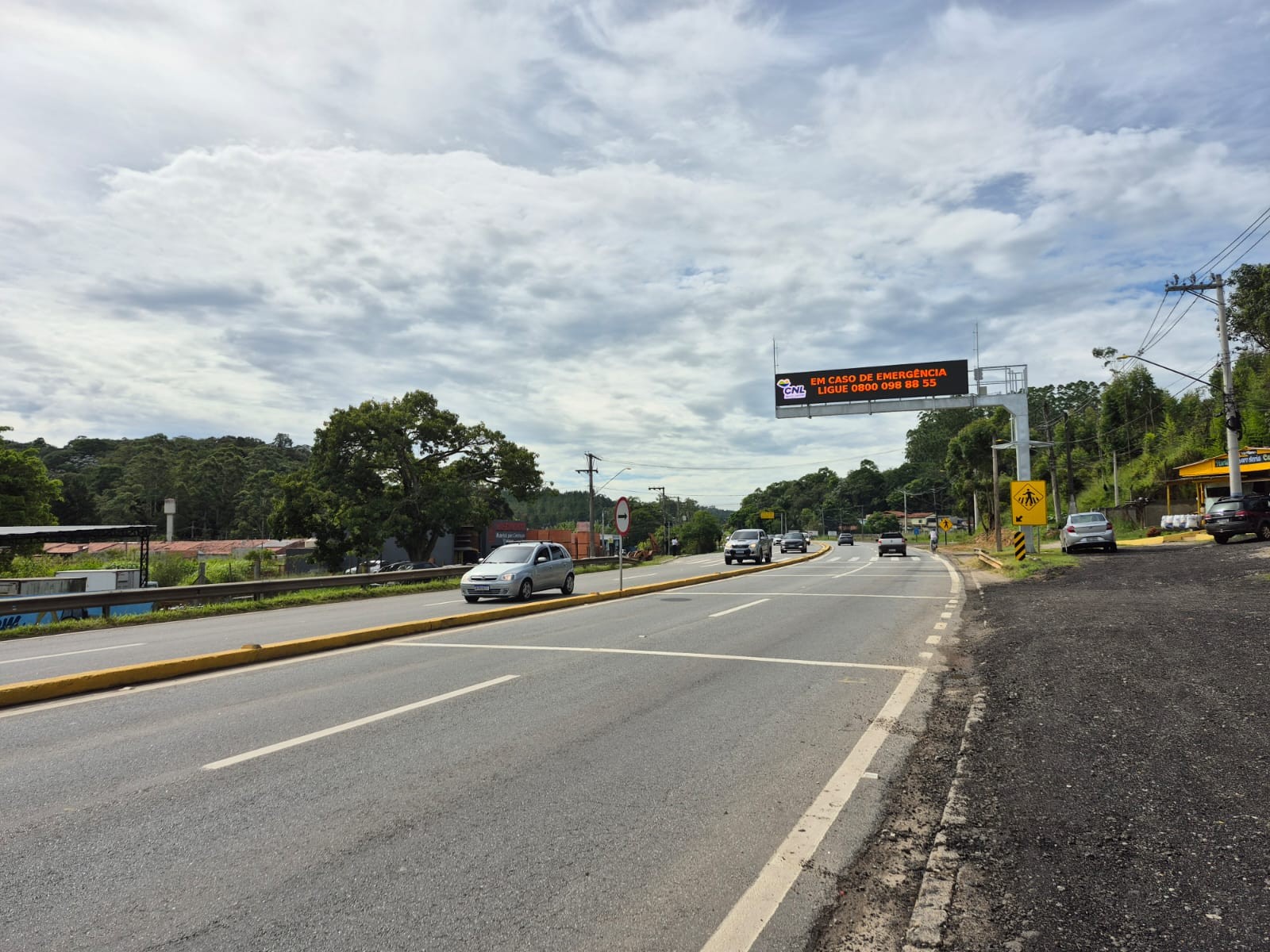 Mogi-Bertioga é liberada após interdição por alto volume de chuvas