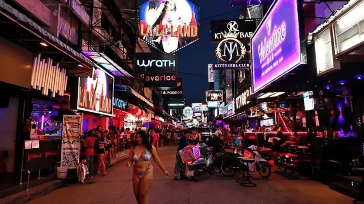 Pattaya, a 'cidade do pecado' onde 5 mil militares americanos desembarcaram após oito meses em alto mar