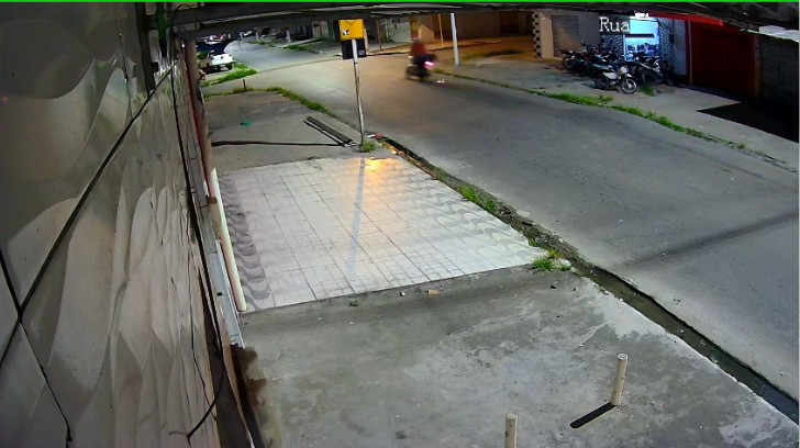 VÍDEO: Motociclista morre após perder controle do veículo quando passava em uma lombada no Clima Bom, Maceió