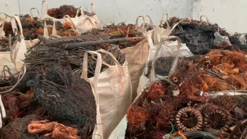 Material foi encontrado em sucata — Foto: Divulgação/Polícia Civil