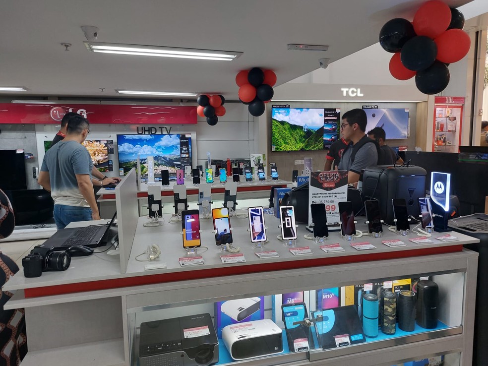 Smartphones são um dos produtos mais procurados pelos amazonenses na Black Friday 2023 — Foto: Naine Carvalho/ Rede Amazônica