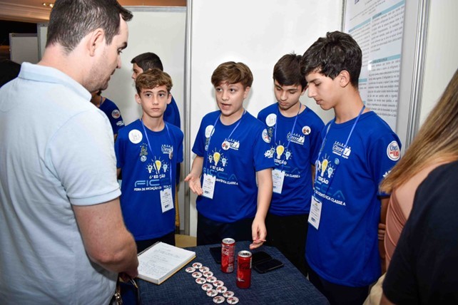 Da FICCA às feiras científicas internacionais, Colégio Classe A conquista pódio
