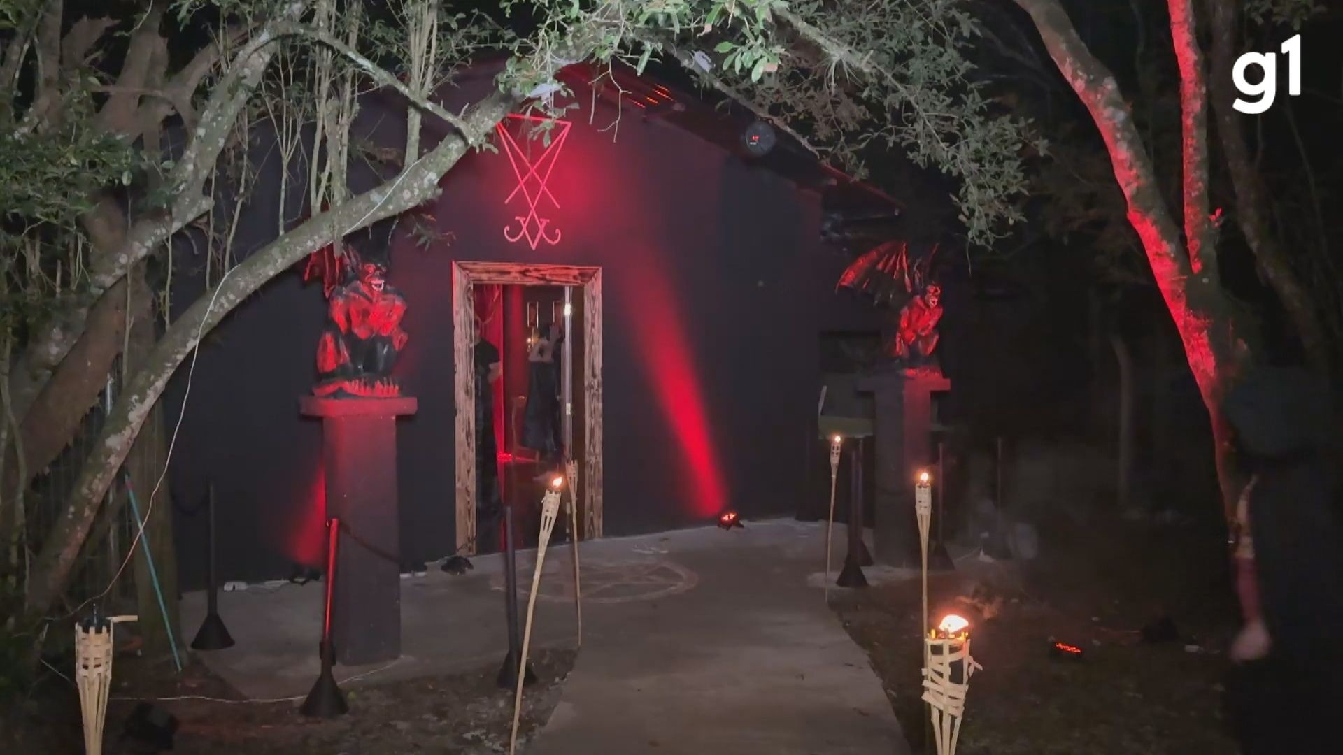 Local secreto, túnicas pretas e círculos de fogo: g1 visitou a primeira igreja de Lúcifer do RS; VÍDEO