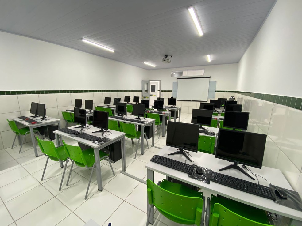 Sala de jogos – cursos Técnicos em Administração, Computação