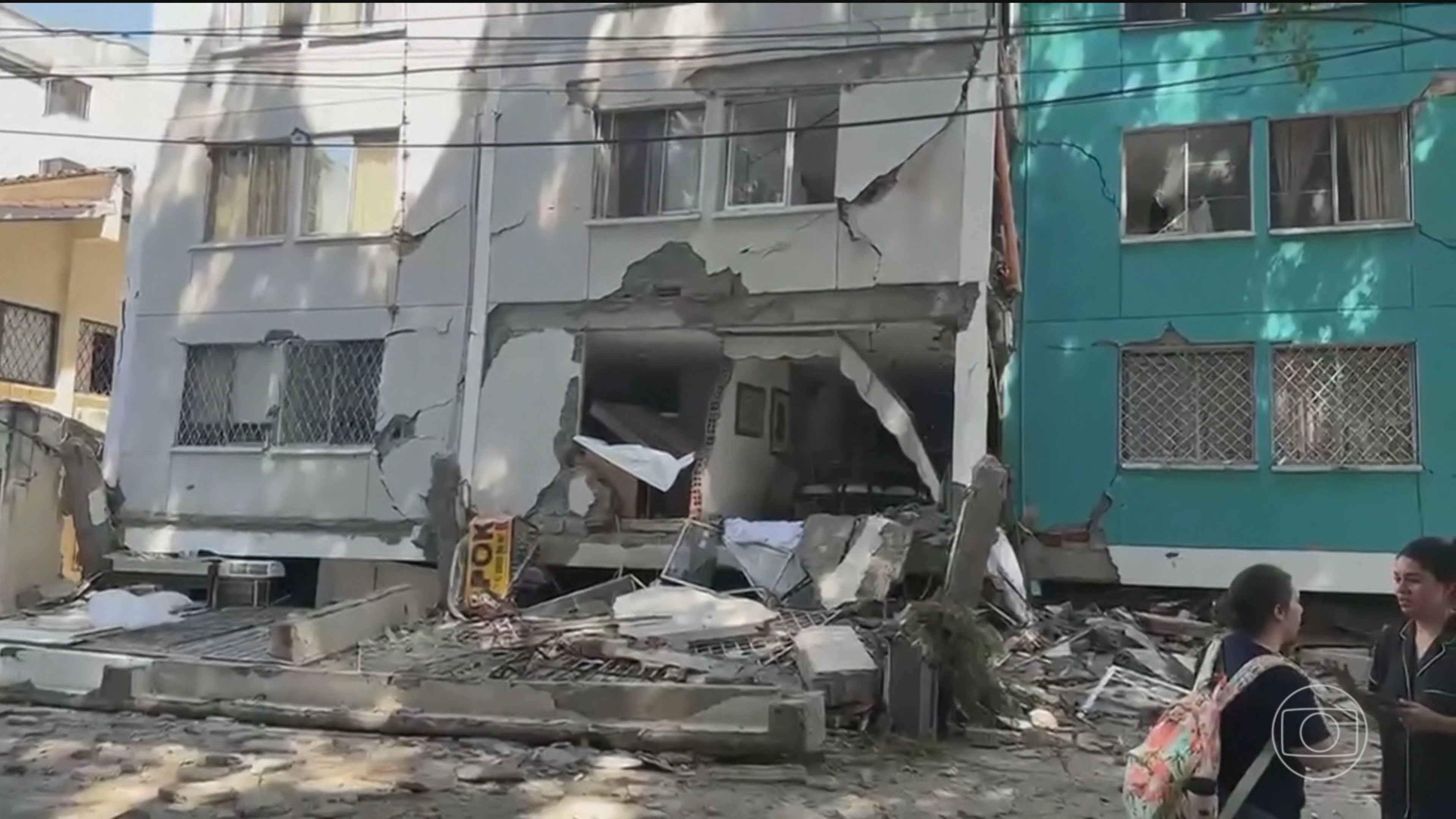 Terremoto de magnitude 7,4 atinge a Colômbia e deixa mais de 100 mortos; mais de 70 prédios desabam