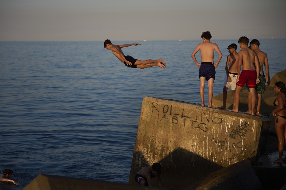 Onda de calor toma conta da Europa — Foto: AP