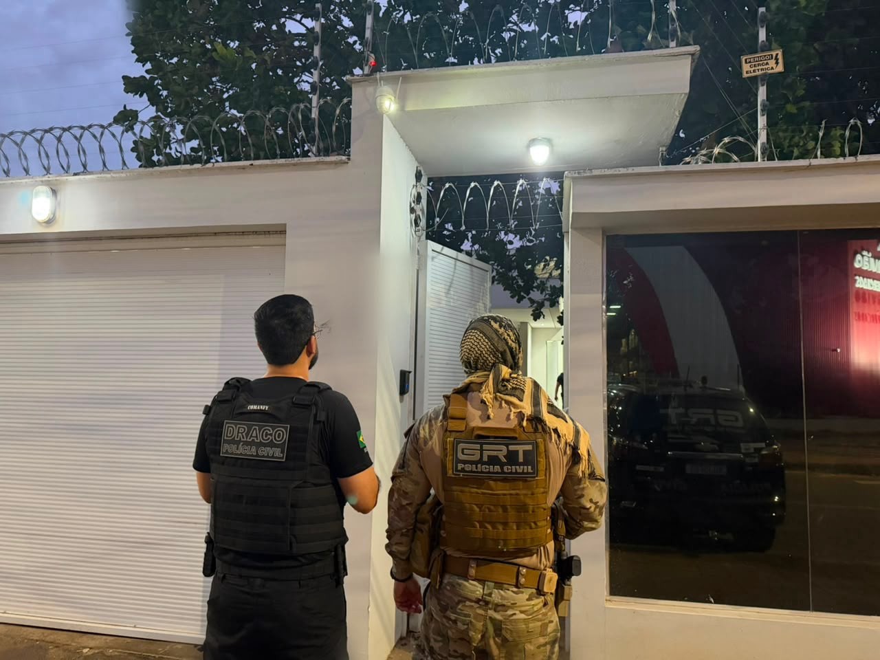 Delegado e investigador do AM são presos em operação que investiga roubo de R$ 800 mil e ouro em Roraima