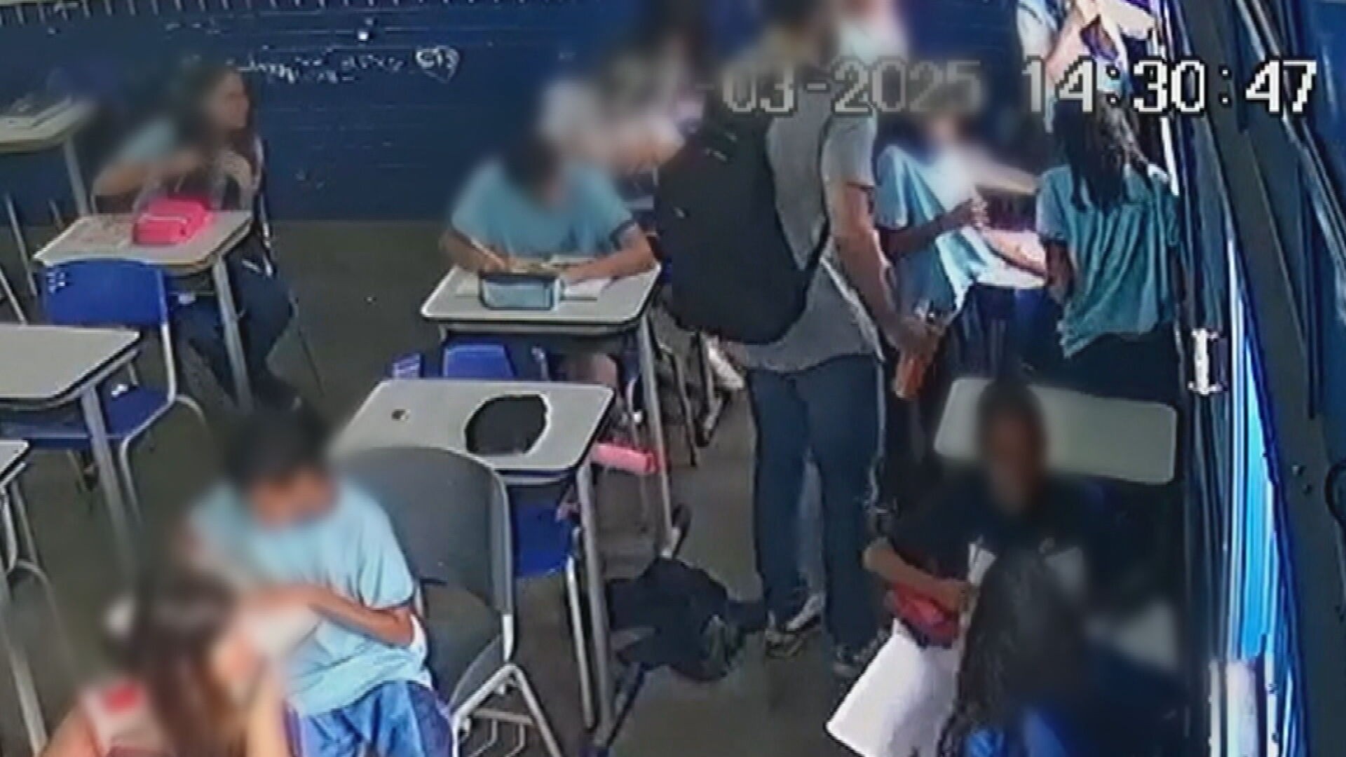 Professor do DF é afastado após jogar água em aluna em Samambaia; veja VÍDEO