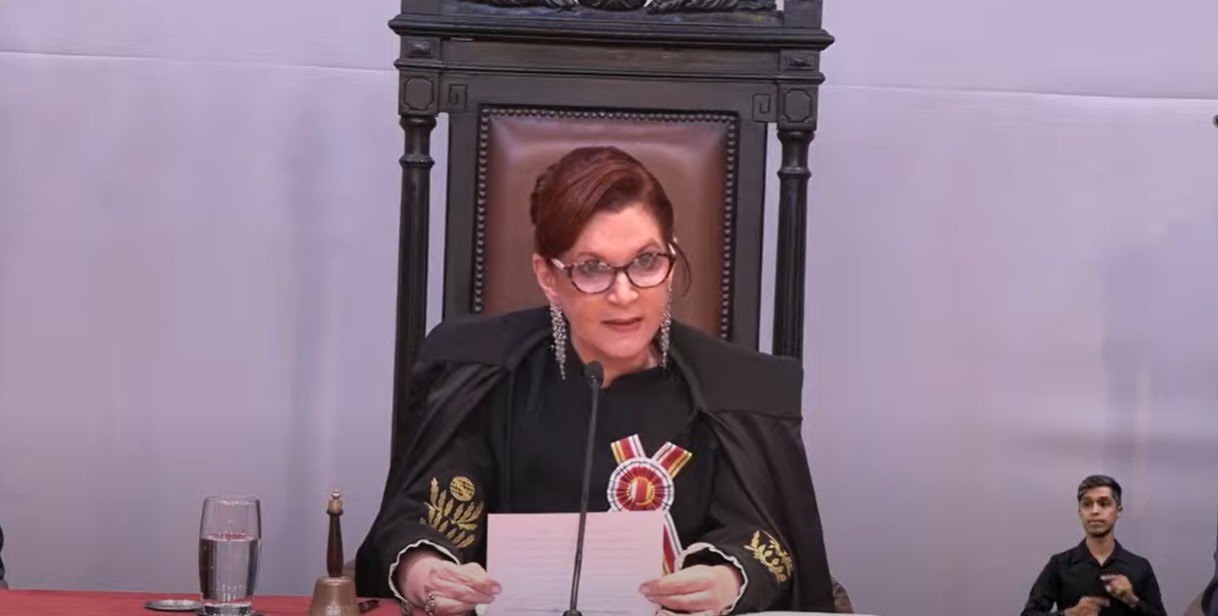 Ministra do STM toma posse com discurso feminista e em defesa da democracia: 'Vamos sorrir'