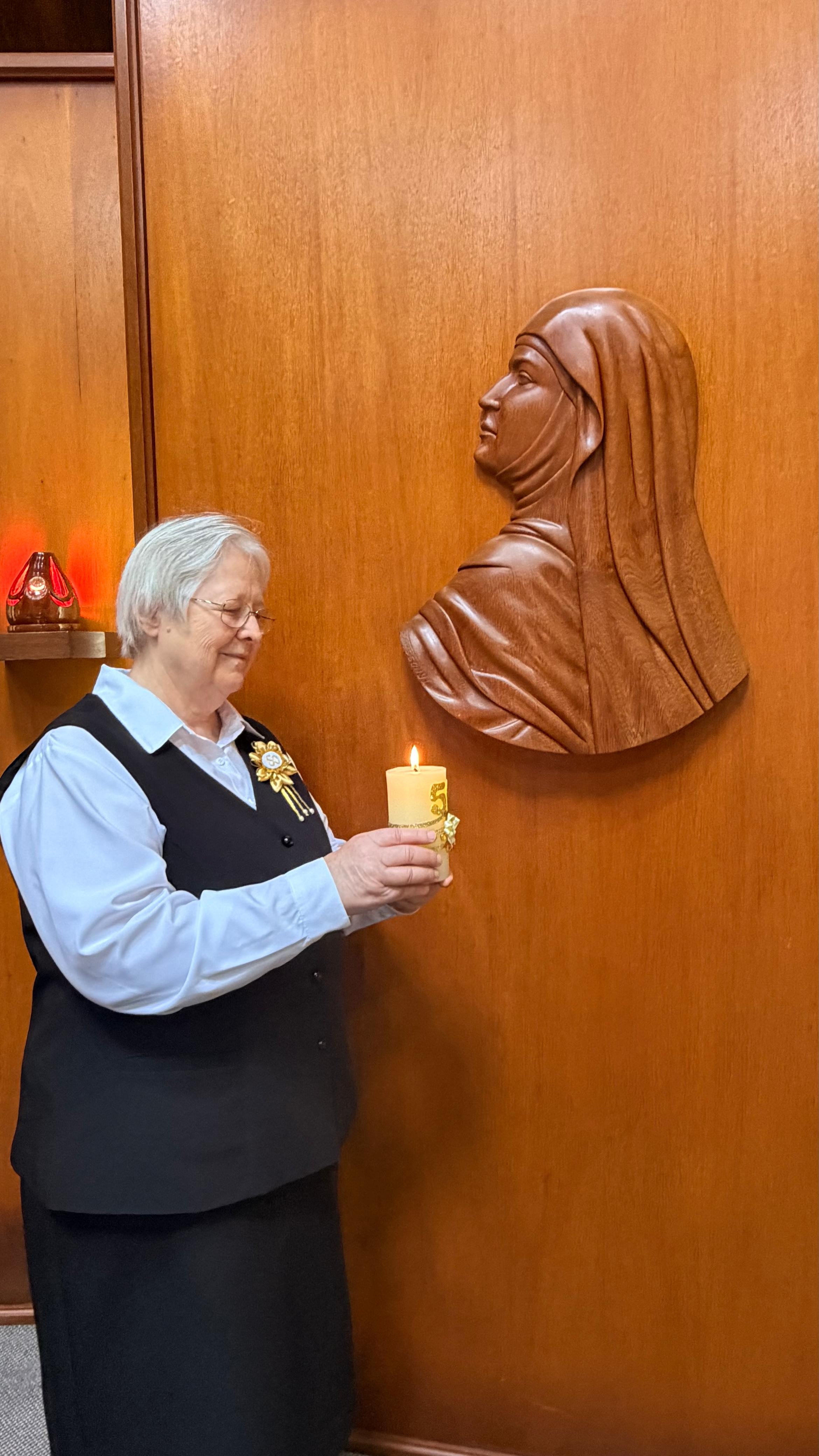 Irmã Terezinha Buss celebra cinco décadas de vida consagrada e de uma história tão próxima ao Hospital São José — Foto: Divulgação