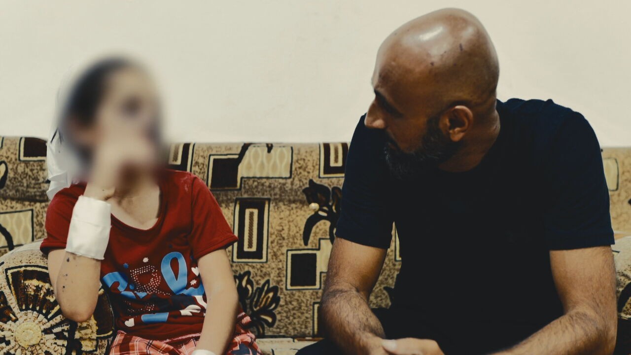 Massacre na Síria: menina de 8 anos leva tiro no rosto e finge estar morta para sobreviver