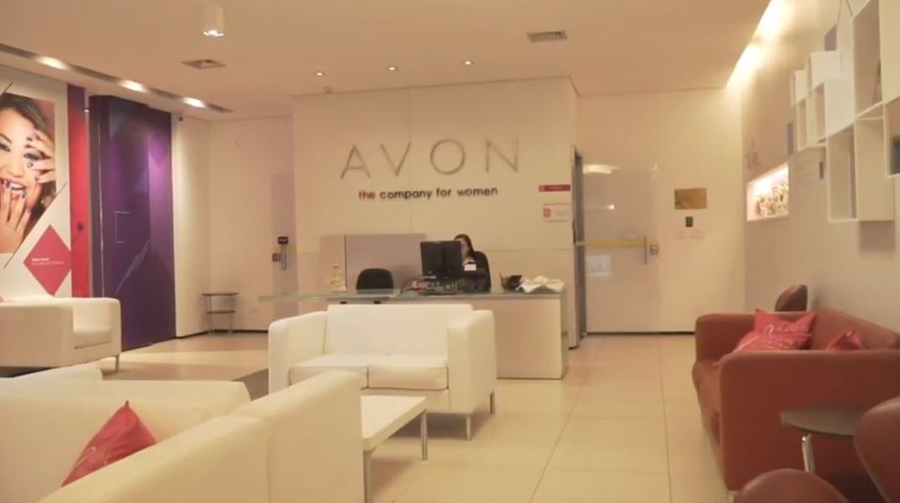 Avon é multada em US$ 46 milhões nos EUA após mulher dizer que