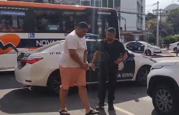 Ryan Carlos Reis Lima foi preso em flagrante com um revólver 38 — Foto: Reprodução