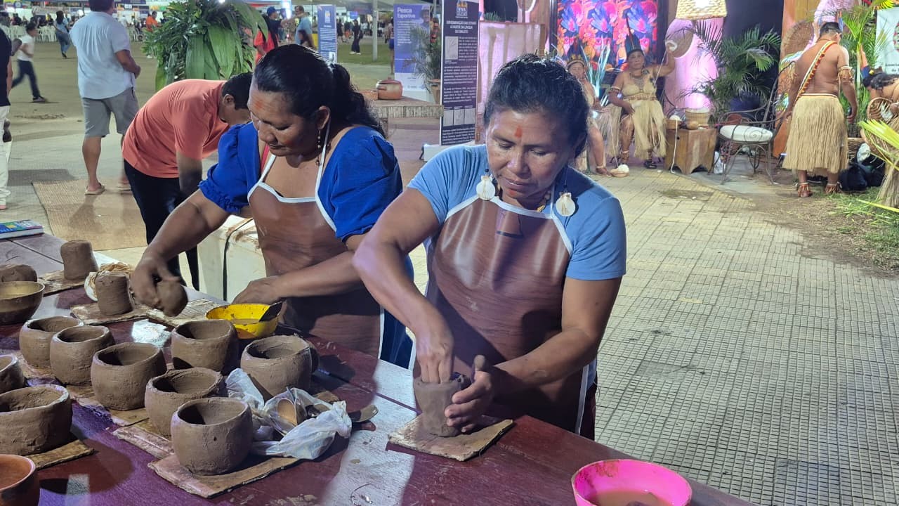 Festival Viva Roraima oferece oficinas de produção de panelas de barro e artesanato
