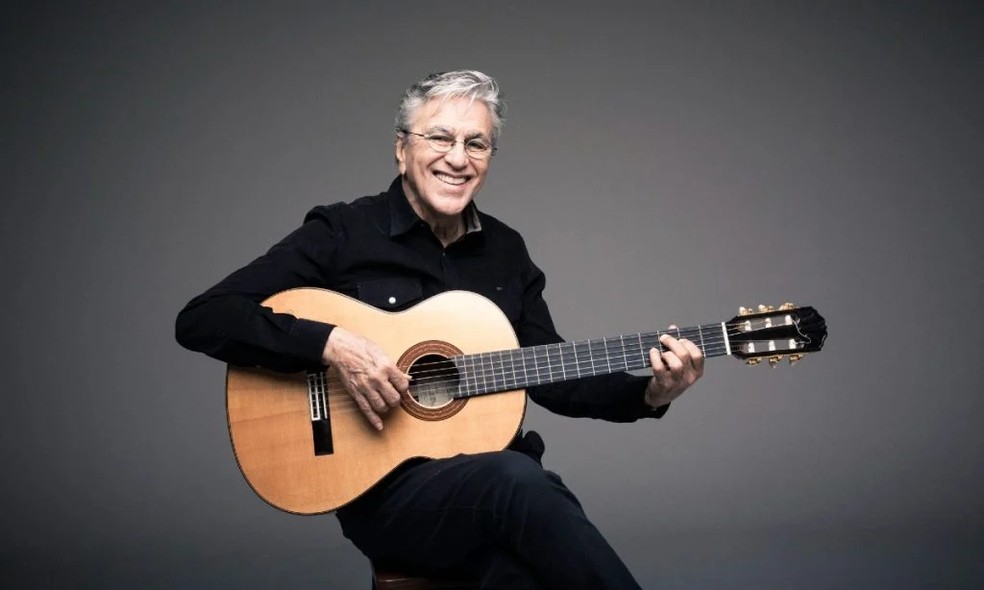 Caetano Veloso deve lançar álbum novo neste ano — Foto: Reprodução/Fernando Young